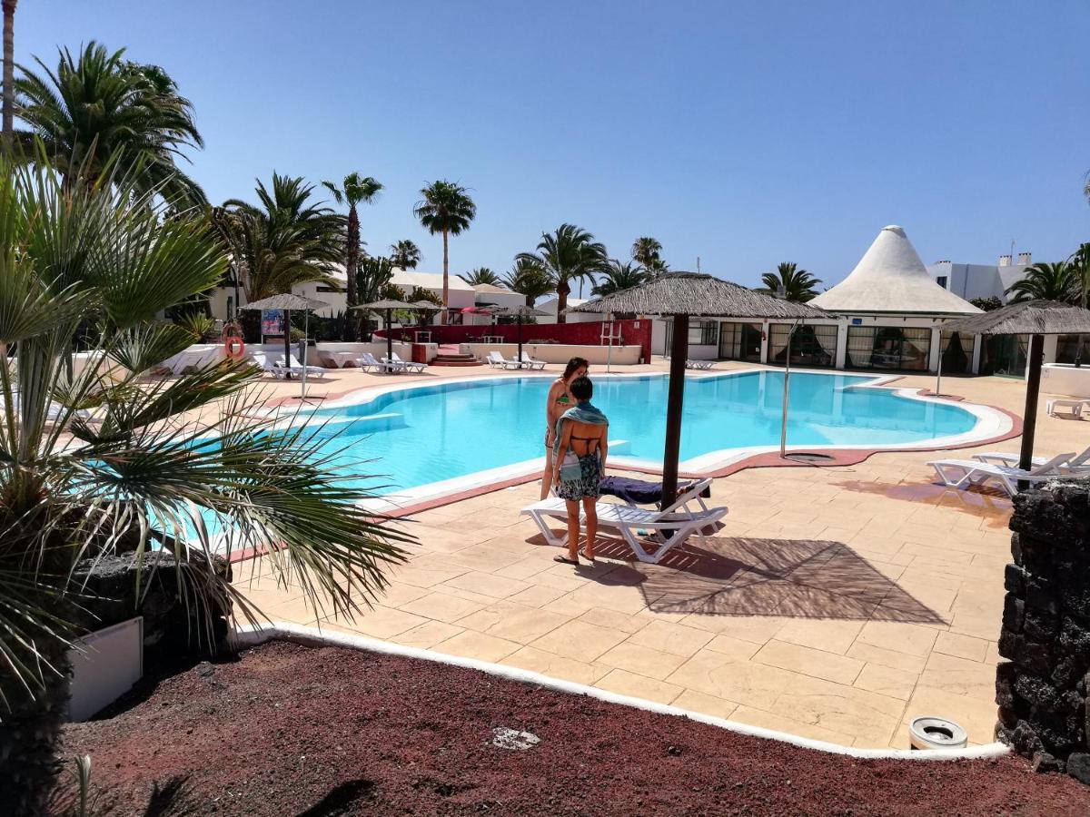 Apartamento Dino 10 Playa Roca Daire Costa Teguise Dış mekan fotoğraf